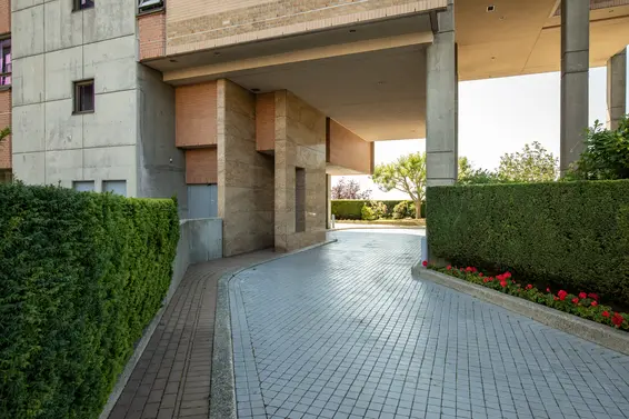 Les Terraces - 2250 Bellevue | Condos For Sale + Listing Alerts  