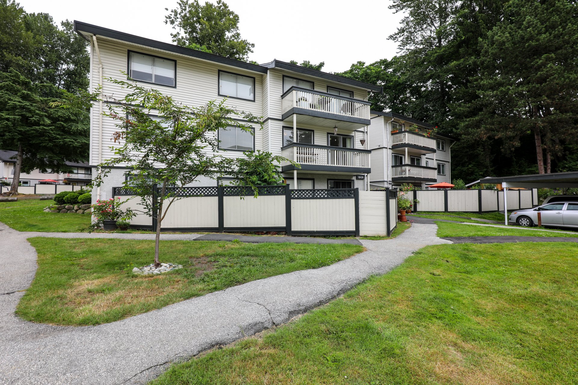 Edgewater Estates 842 Premier St Condos For Sale + Listing Alerts