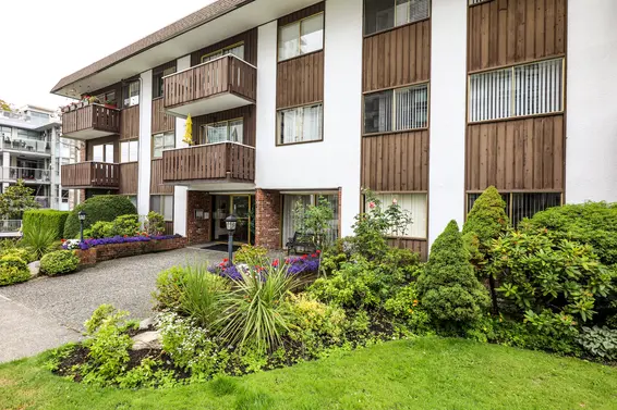 Chesterfield Manor - 1345 Chesterfield | Condos For Sale + Alerts  