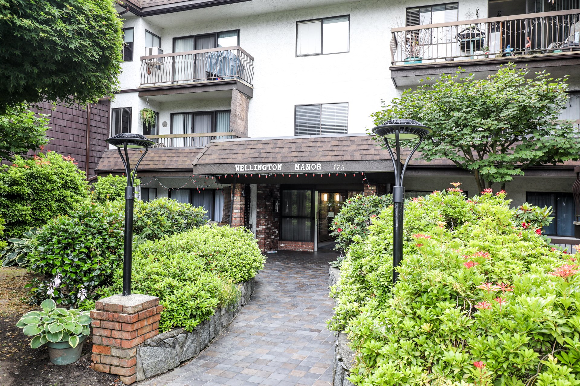 Wellington Manor 175 E 5th St Condos For Sale + Sold Listings