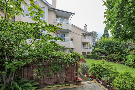 Lions View Court - 261 W 16th St | Townhomes For Sale + Alerts