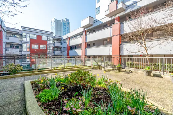 The Met -305 Lonsdale Ave | Condos For Sale + Sold Listings  