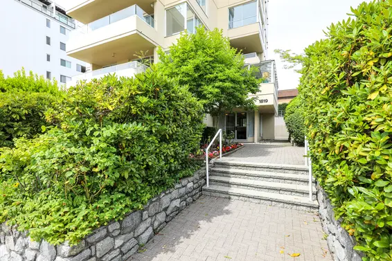 Norfolk House - 1819 Bellevue | Condos For Sale + Listing Alerts  