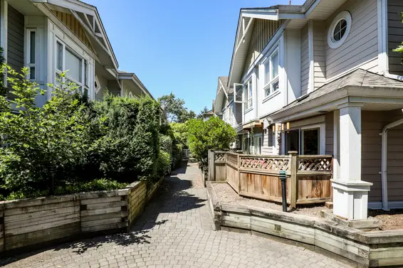 Clearwater - 915 Tobruck | Townhomes For Sale + Listing Alerts  