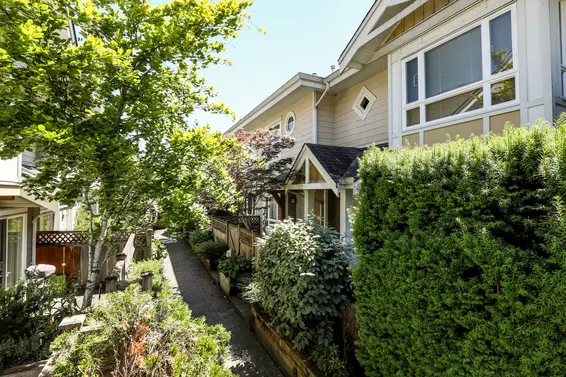 Clearwater - 915 Tobruck | Townhomes For Sale + Listing Alerts  