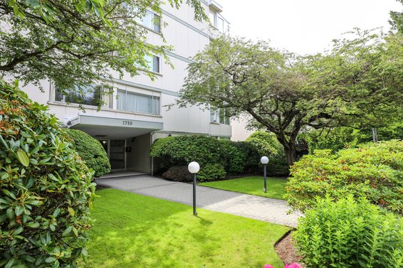 Esquimalt Towers - 1750 Esquimalt | Condos For Sale + Listing Alerts