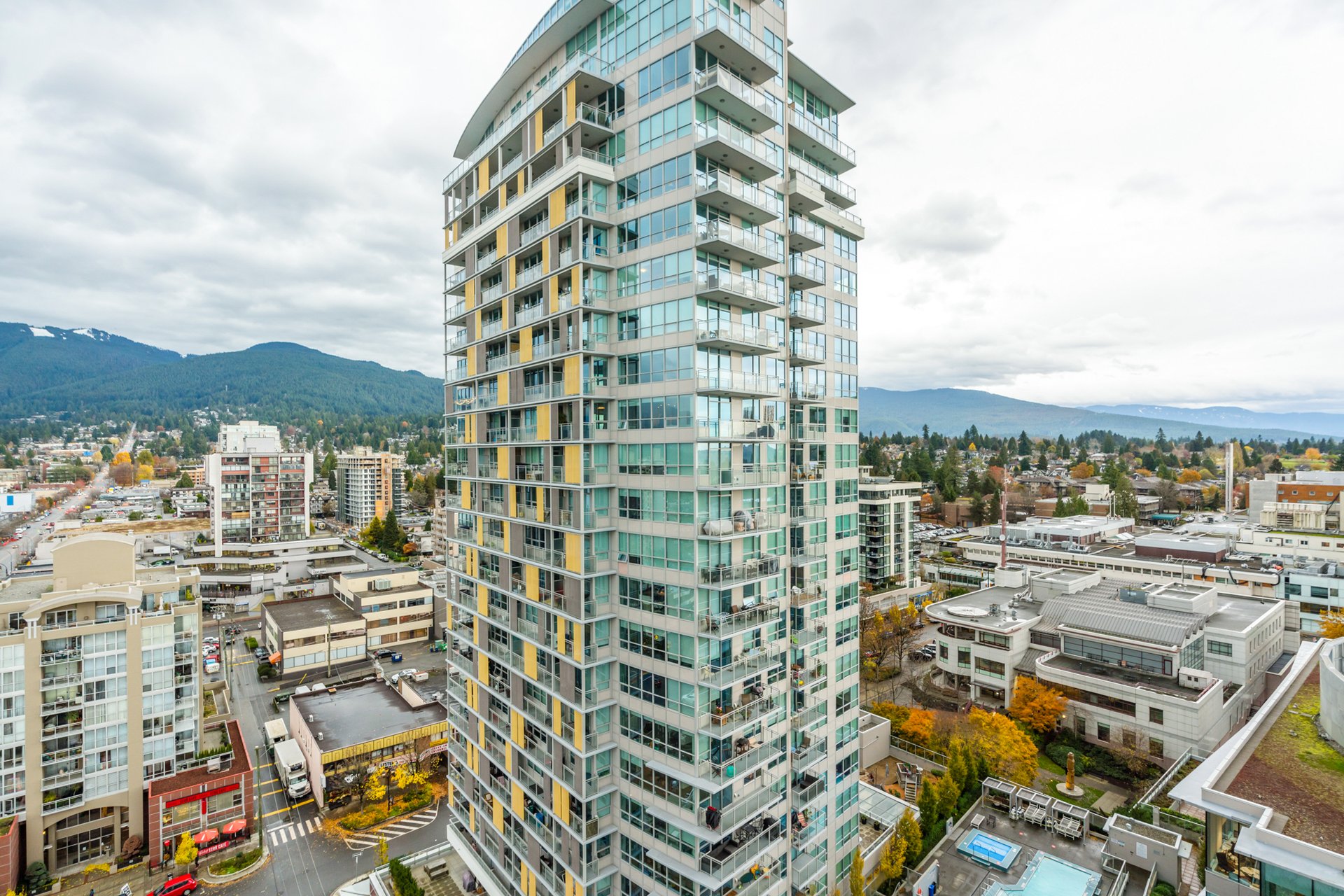 Centreview 125 E 14th St Condos For Sale + Sold Prices