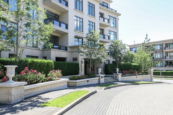 Water's Edge | Condos For Sale + New Listing Alerts