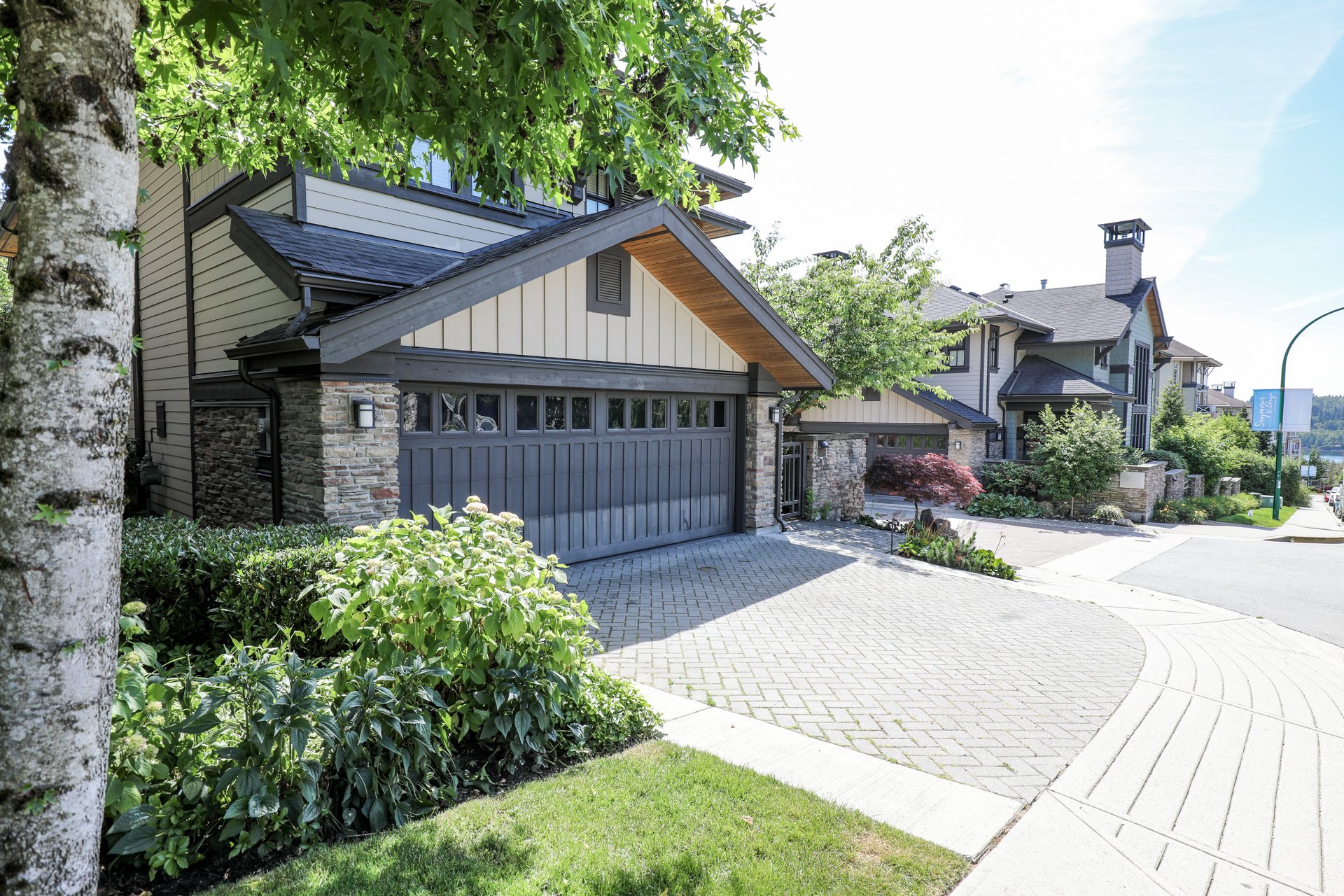 Signature Estates 555 Raven Woods Townhomes For Sale & Sold