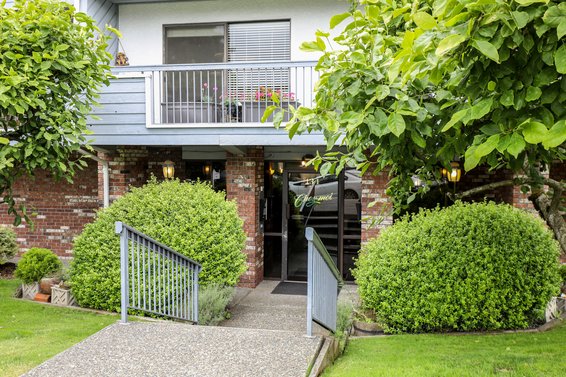 Chez Moi - 134 W 20th St | Condos For Sale + New Listing Alerts