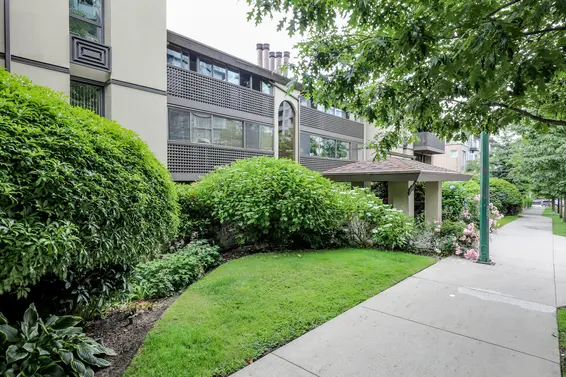 141 West 13th Street, North Vancouver