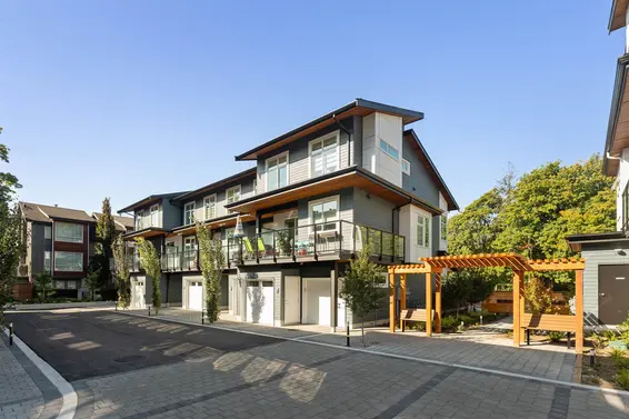 933 Premier Street, North Vancouver For Sale - image 2