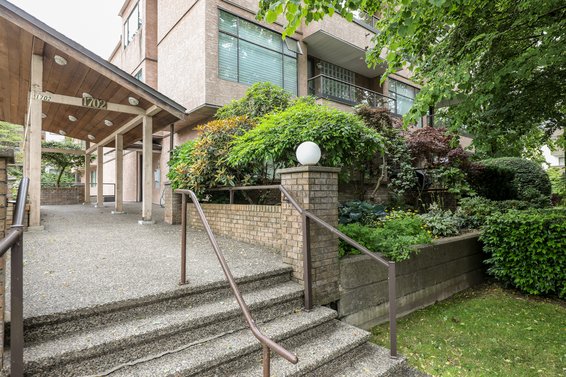 1702 Chesterfield Avenue, North Vancouver