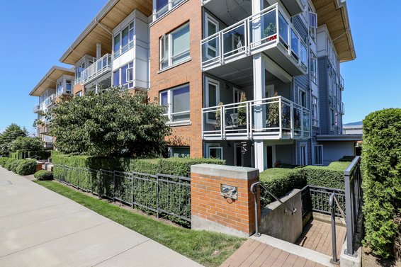 Queen Mary - 717 Chesterfield | Condos For Sale + New Listing Alerts