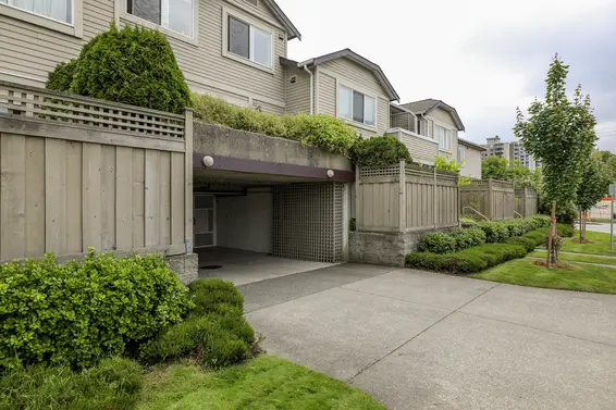 Chesterfield Court - 1818 Chesterfield | Townhomes For Sale + Alerts  