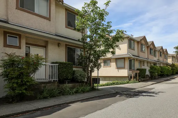 Heywood Lane - 900 Tobruck | Townhomes For Sale + Listing Alerts  