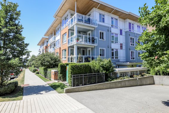 Queen Mary - 717 Chesterfield | Condos For Sale + New Listing Alerts