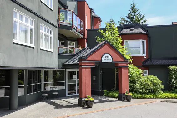 Somerset Green - 2800 Chesterfield |  Condos For Sale + Listing Alerts  