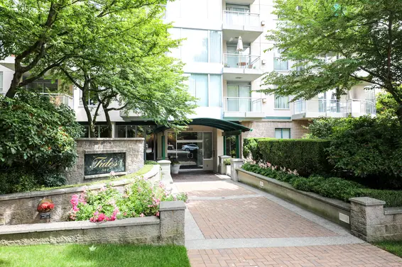 588 16th Street, West Vancouver