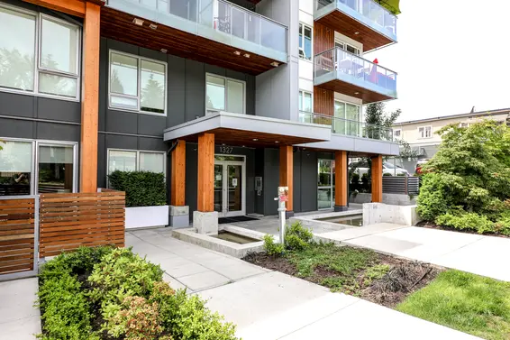 Walter's Place, Lynn Valley - 1327 Draycott Road  