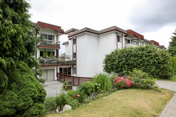 Del Amo - 135 W 21st St | Condos For Sale + Listing Alerts  