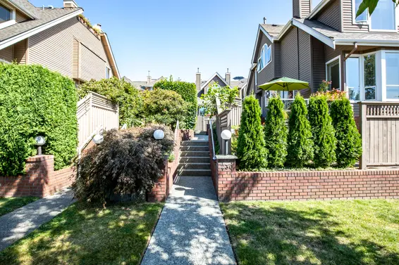 Keith View Mews - 230 E Keith Rd | Townhomes For Sale + Alerts  