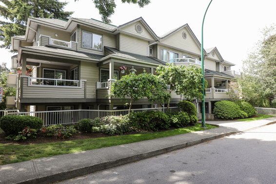 Hamilton Court - 828 W 16th St | Townhomes For Sale + Listing Alerts