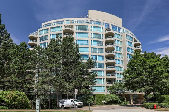Roche Point Tower - 995 Roche Point | Condos For Sale + Listing Alerts