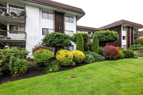 Wellington Manor - 175 E 5th St | Condos For Sale + Alerts