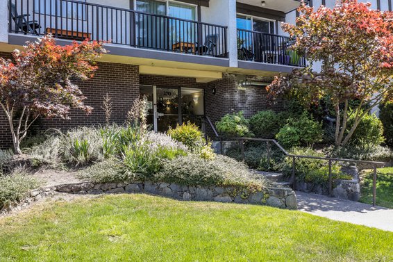 Dorset Manor - 270 W 1st St | Condos For Sale + Listing Alerts