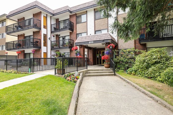 The Dogwood, 123 E 19th St | Condos For Sale + New Listing Alerts