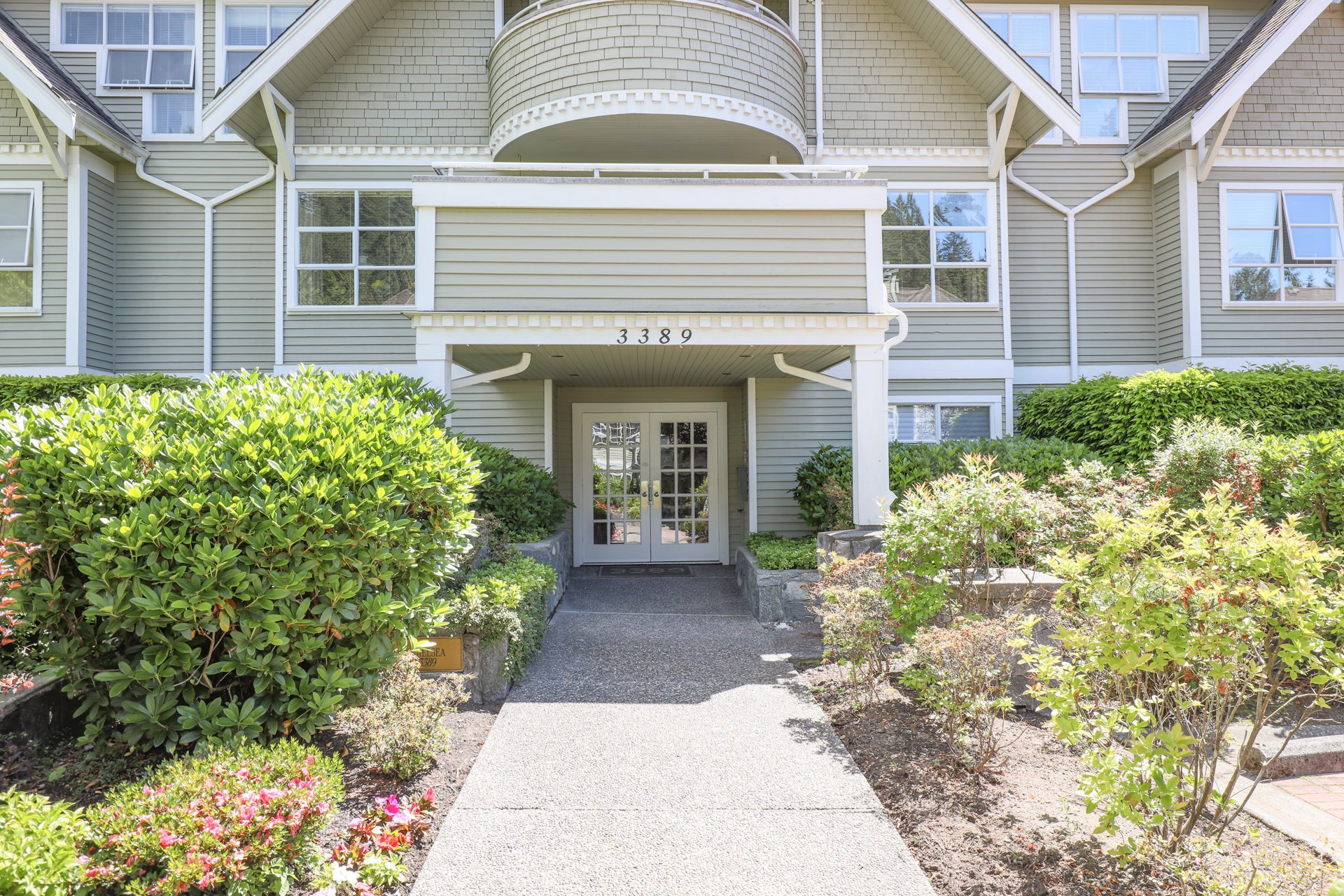 The Chelsea 3389 Capilano Condos For Sale + Sold Listings