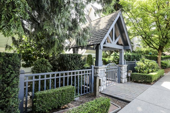 1027 Lynn Valley Road, North Vancouver