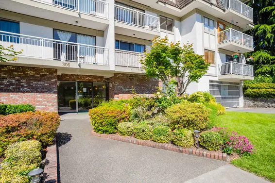 306 West 1st Street, North Vancouver For Sale - image 2