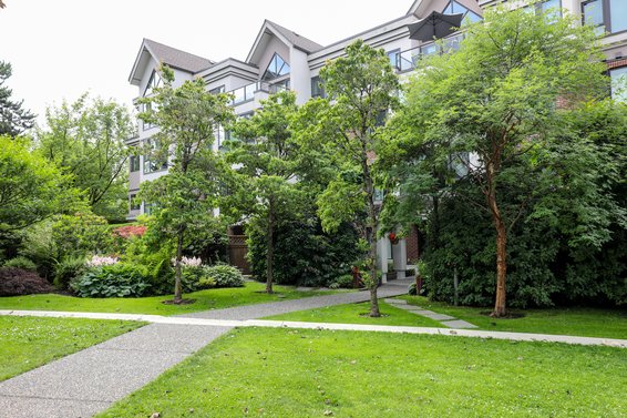 Rutherford Park - 175 E 10th St | Condos For Sale + Listing Alerts