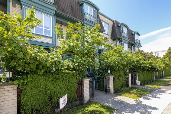 St. David's Landing - 288 St. Davids | Townhomes For Sale + Alerts  