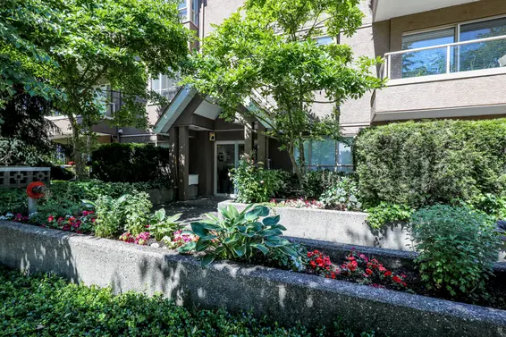 Nine Gables - 751 Chesterfield | Condos For Sale + Listing Alerts  