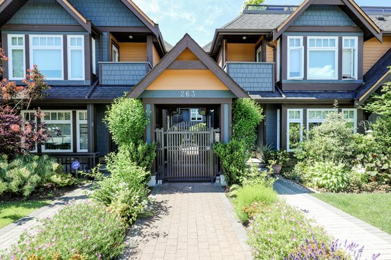 St. Andrew's Place - 263 E 5th St | Townhomes For Sale + Alerts