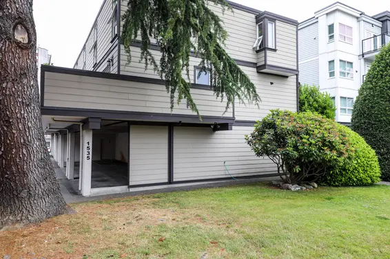 1535 St. Georges Avenue | Townhomes For Sale + Listing Alerts  