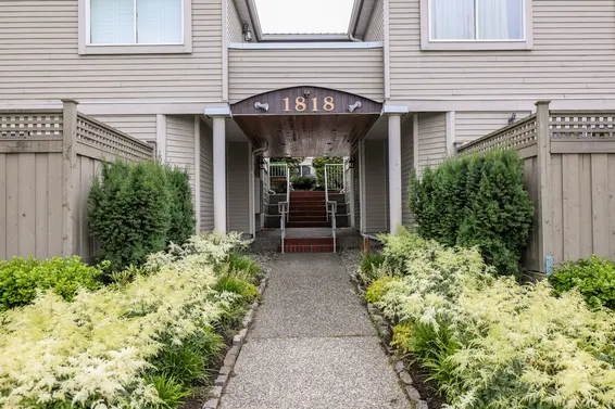 Chesterfield Court - 1818 Chesterfield | Townhomes For Sale + Alerts  