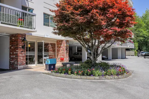 Spuraway Gardens - 235 Keith Rd | Homes For Sale + Listing Alerts  