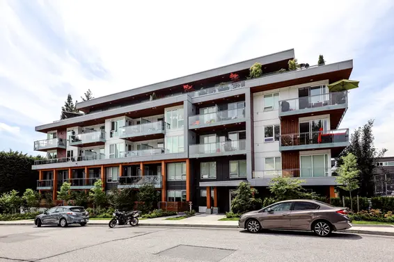 Walter's Place, Lynn Valley - 1327 Draycott Road  