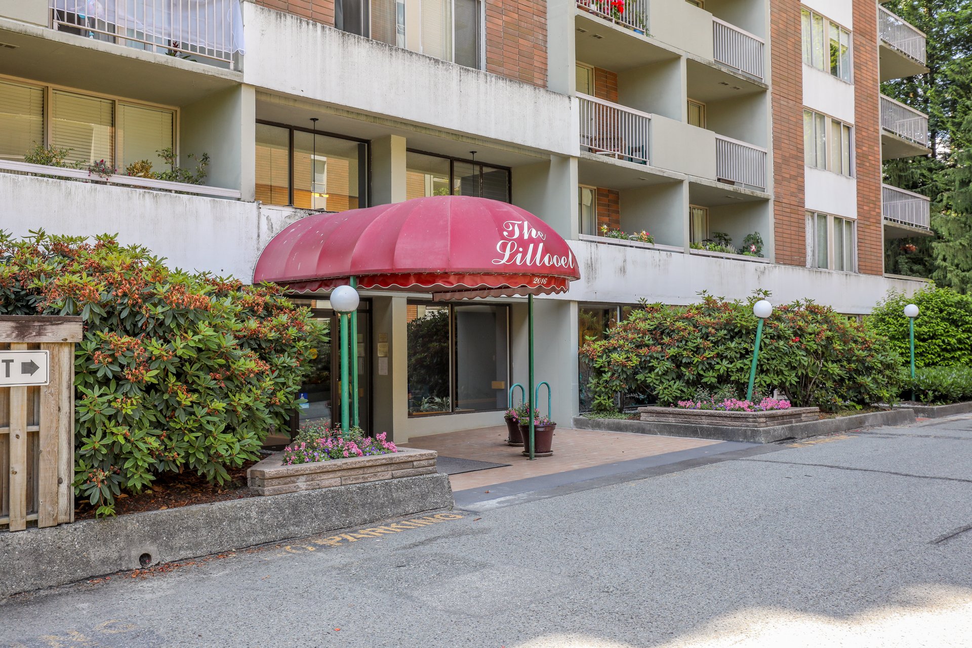 Lillooet Building at Woodcroft Estates 2016 Fullerton Listings & Sales