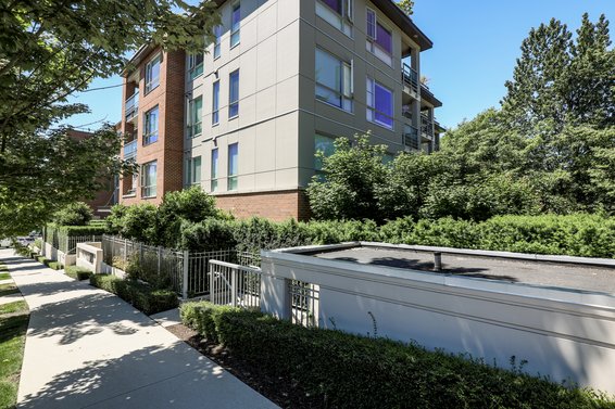 Heywood on the Park - 1621 Hamilton | Condos For Sale + Listing Alerts