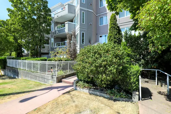 Belle Arbor - 245 St. Davids | Condos For Sale + Listing Alerts  