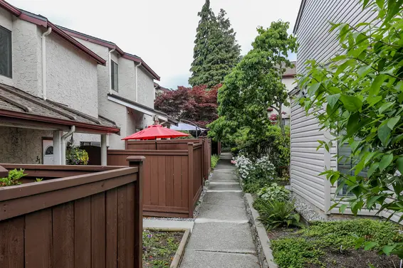 Custer Place - 230 W 14th St | Townhomes For Sale + Listing Alerts  