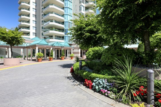 338 Taylor Way, West Vancouver