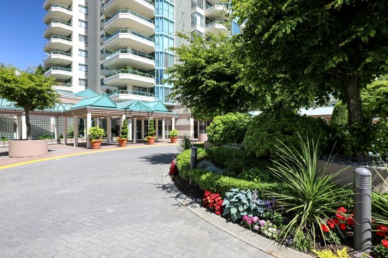 The Westroyal - 338 Taylor Way | Condos For Sale + Listing Alerts