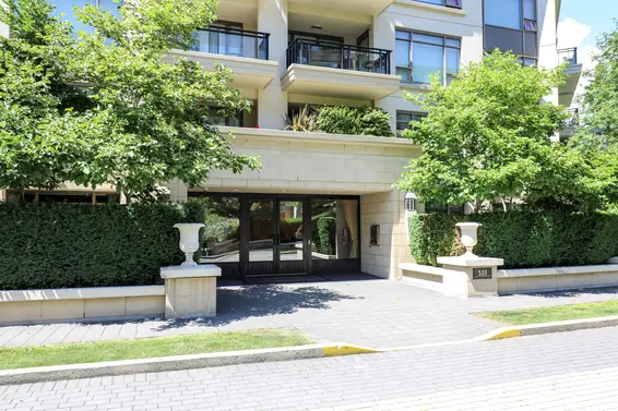 Water's Edge | Condos For Sale + New Listing Alerts  