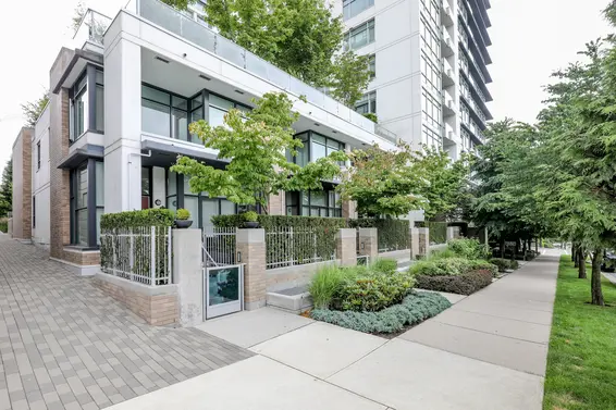Vista Place - 1320 Chesterfield | Condos For Sale + Listing Alertse  